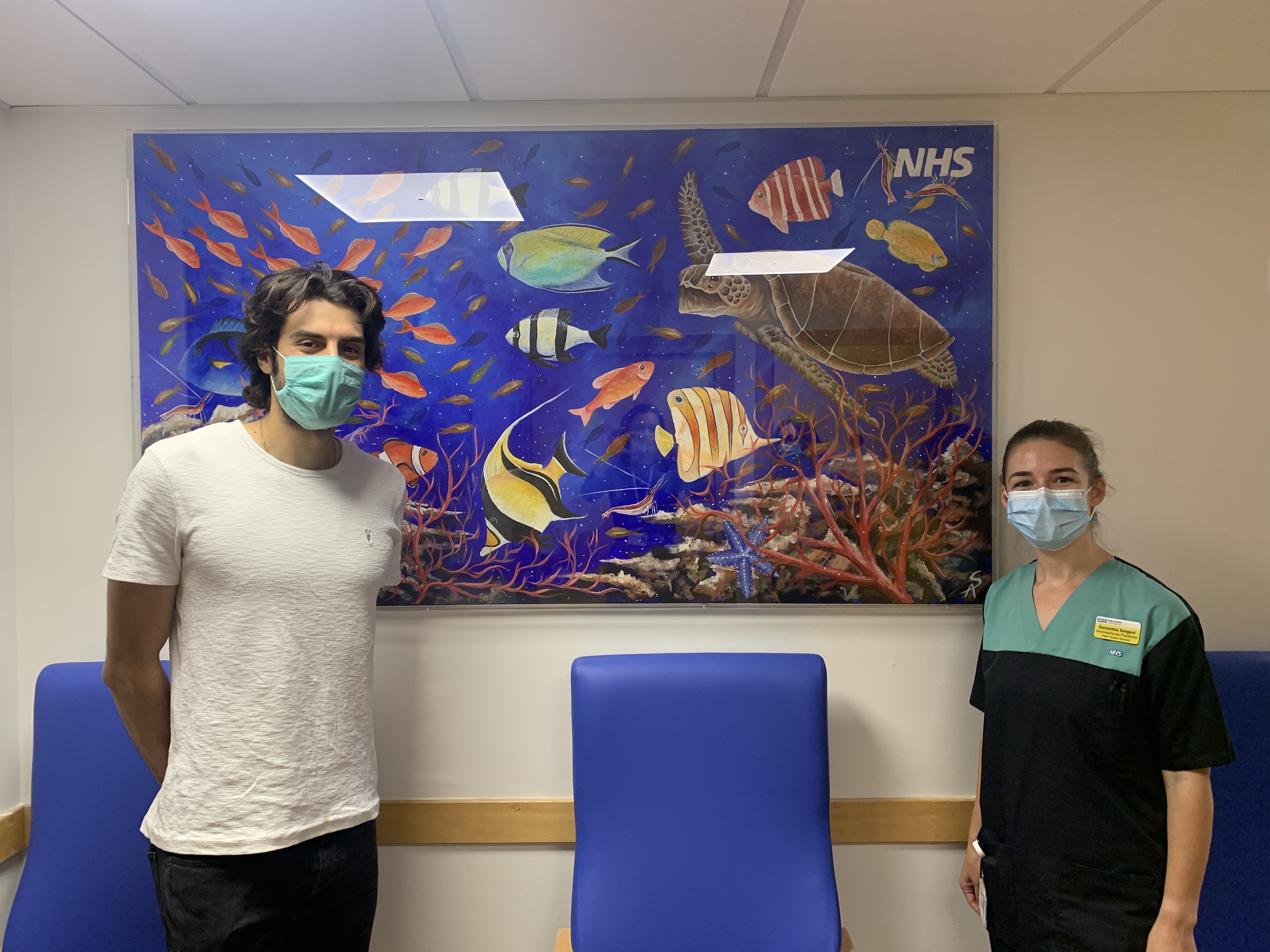 Artist pays tribute to hospital with paintings