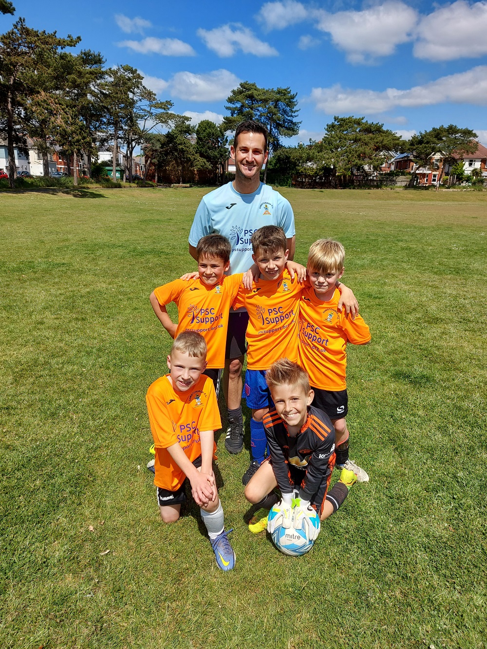Local football coach hopes to raise £40,000 for charity with his team of under 8’s after lifesaving cancer treatment